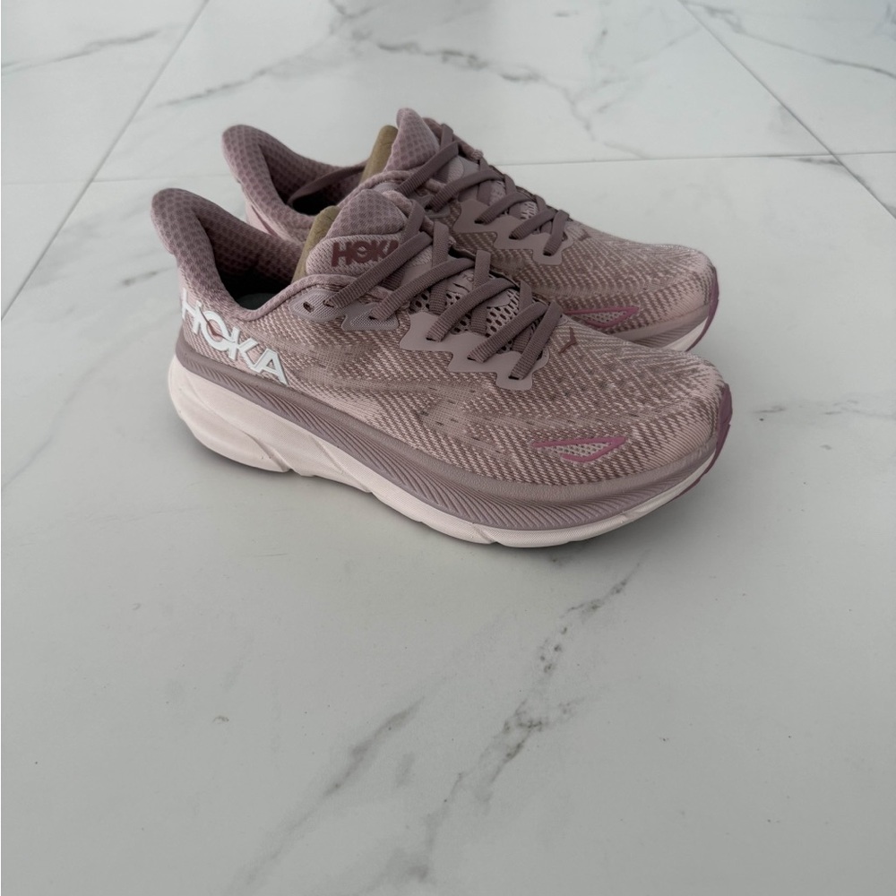 Hoka One Clifton 9 Women’s Running Shoe size 6B, 6.5B, 7B, 7.5B